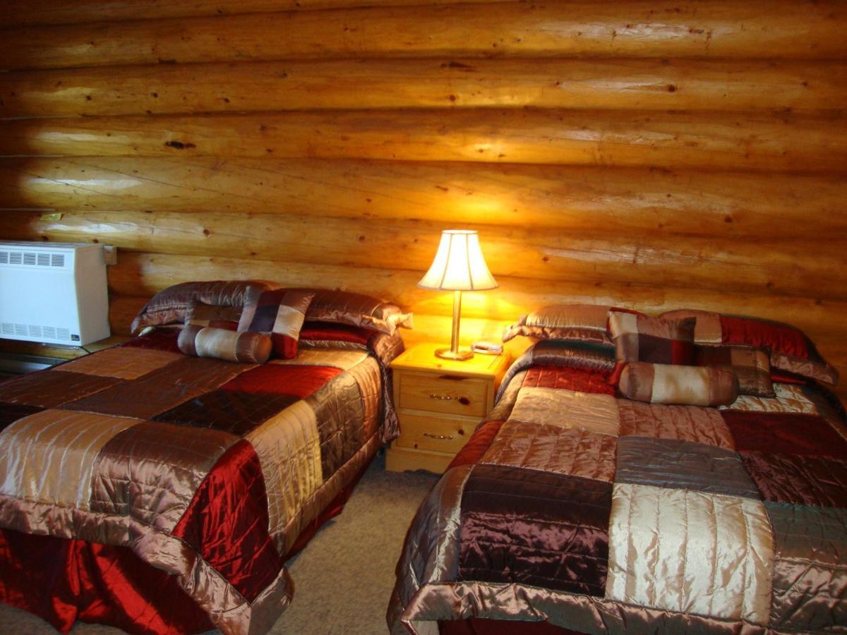 Helmcken Falls Lodge Cabin Rooms And Rv Park Clearwater Eksteriør bilde