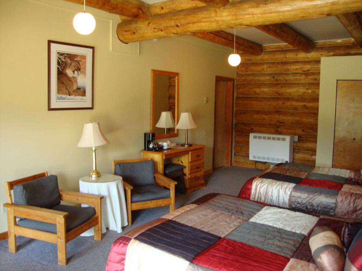 Helmcken Falls Lodge Cabin Rooms And Rv Park Clearwater Eksteriør bilde