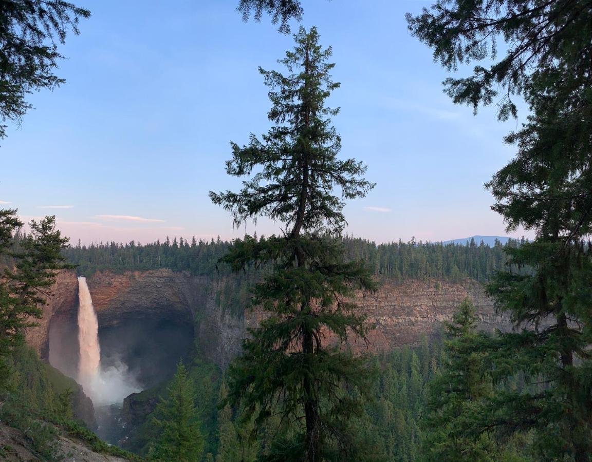 Helmcken Falls Lodge Cabin Rooms And Rv Park Clearwater Eksteriør bilde