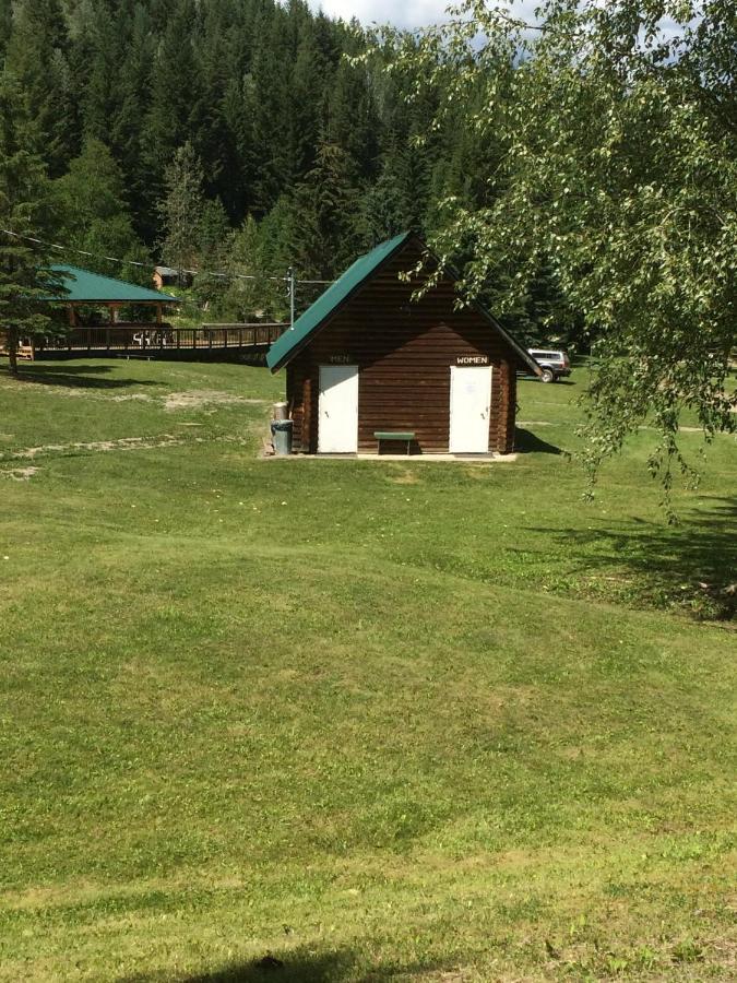 Helmcken Falls Lodge Cabin Rooms And Rv Park Clearwater Eksteriør bilde