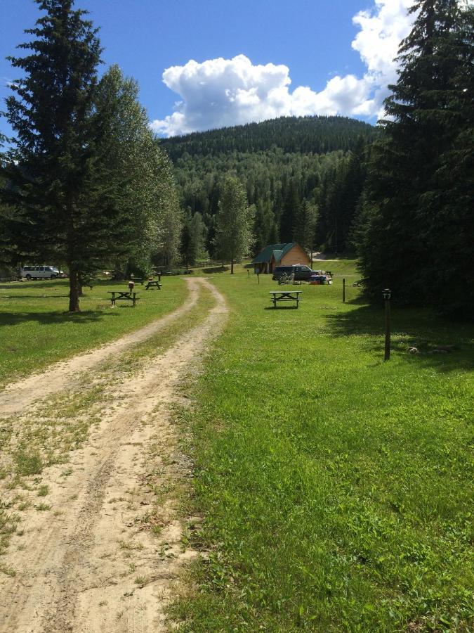 Helmcken Falls Lodge Cabin Rooms And Rv Park Clearwater Eksteriør bilde