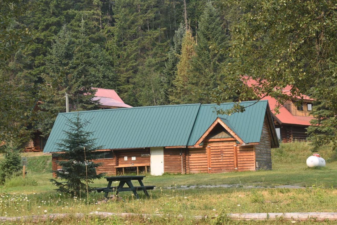 Helmcken Falls Lodge Cabin Rooms And Rv Park Clearwater Eksteriør bilde