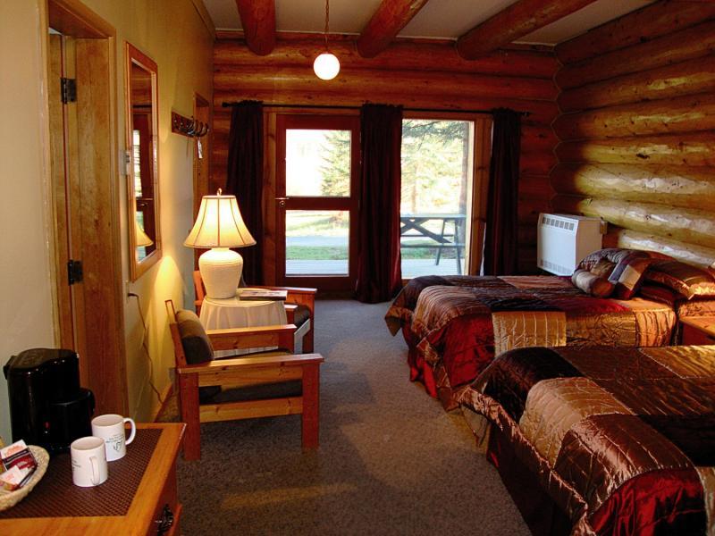 Helmcken Falls Lodge Cabin Rooms And Rv Park Clearwater Eksteriør bilde